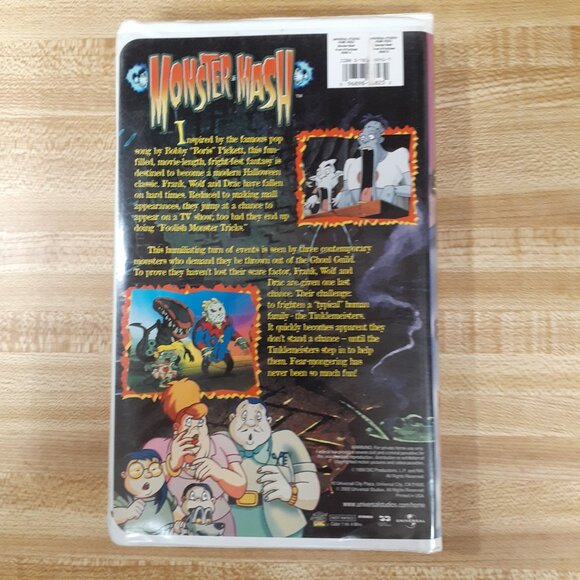 Monster Mash 2000 VHS Clamshell Universal Monsters DIC Animated Music Horror Y2K - Picture 2 of 7